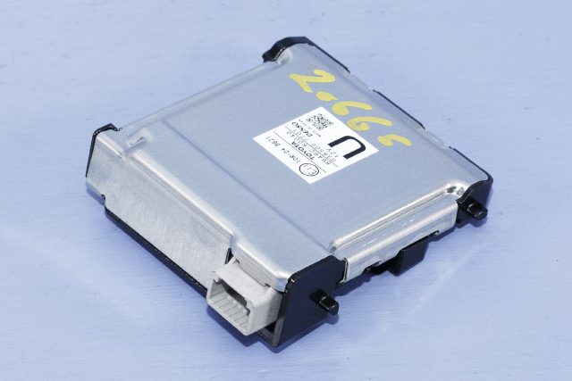 Parkeringskamera foran til Toyota Land Cruiser 150 2014-->> (Fase 2) (DENSO|036500-7701|8646C-60040|)