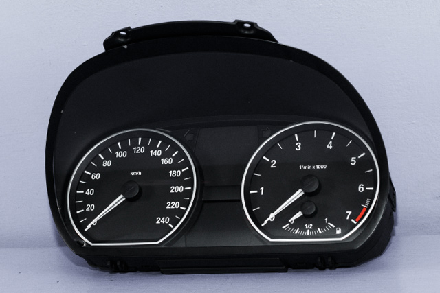 Instrumentpanel til BMW 1-Serie, 2004-2011 (E81/E82/E87/E88) (E81/E82/E87/E88) (JOHNSON|1024932-85)