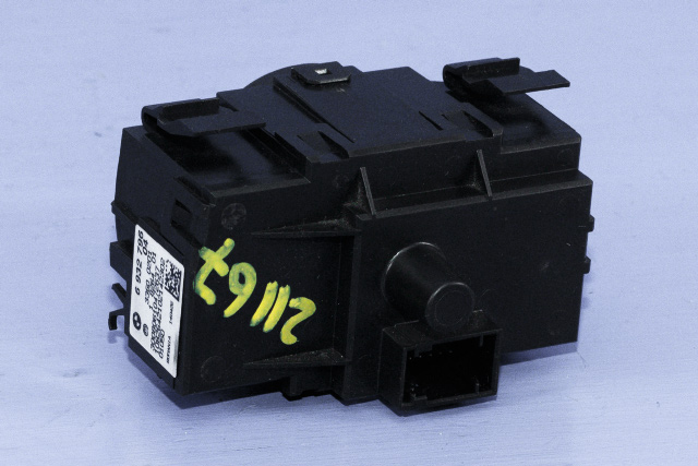 Bryter lys til BMW 1-Serie 2004-2011 (E81/E82/E87/E88) (E81/E82/E87/E88) (BMW|6 932 796|)