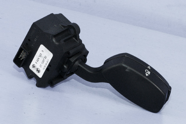 Bryter blink til BMW 5-Serie 2003-2010 (E60/E61) (E60/E61) (LUK|01 1067 20|6 924 103 B|)