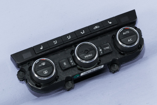 Varmeapparat betjening til Škoda Octavia, 2013-2016 (Type III, Fase 1) (HELLA|5HB 011 282-77)