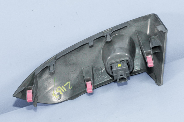 Bryter nødblink til Toyota RAV4 2006-2009 (Type III, Fase 1)