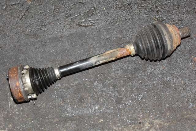 Drivaksel venstre foran, diesel/manuell til VW Touran, 2010-2015 (Type I, Fase 3)  (VAG|1K0 407 271 LB)