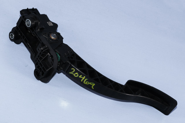 Pedal gass til Mitsubishi Outlander 2007-2010 (Type II, Fase 1)  (MITSUBISHI|MN101544|)