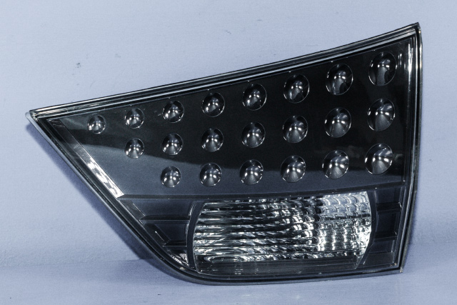 Baklykt høyre indre til Mitsubishi Outlander, 2007-2010 (Type II, Fase 1)  