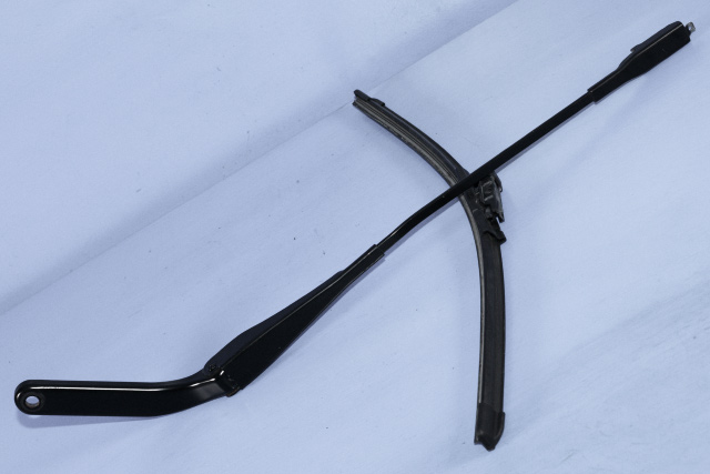 Viskerarm frontrute høyre til BMW 1-Serie, 2004-2011 (E81/E82/E87/E88) (E81/E82/E87/E88) (BMW|61.61-7 169 972)