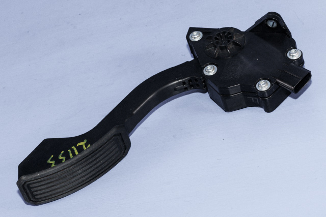 Pedal gass til Toyota RAV4 2006-2009 (Type III, Fase 1) (DENSO|198800-7270|78110-42010|)