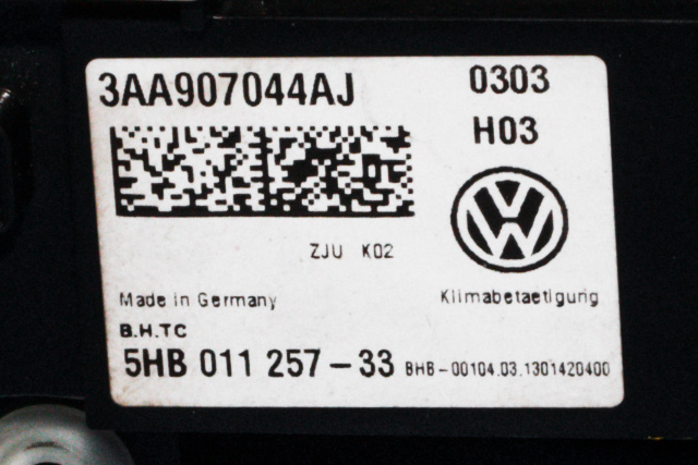 Varmeapparat betjening til VW Touran 2010-2015 (Type I, Fase 3)  (HELLA|5HB 011 257-33|3AA 907 044 AJ|)