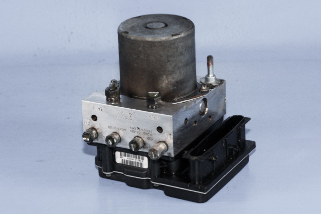 ABS sentral til Toyota Avensis, 2009-2015 (Type III, Fase 1)  (BOSCH|0 265 251 490)