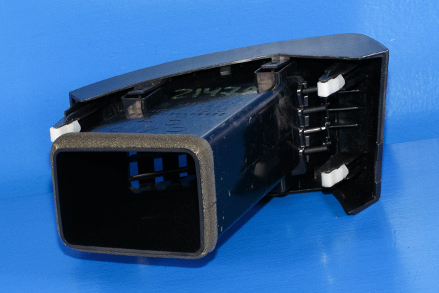 Dashbord friskluftdyse høyre til Mitsubishi Outlander 2007-2010 (Type II, Fase 1)