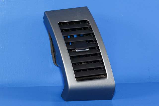 Dashbord friskluftdyse venstre til Mitsubishi Outlander, 2007-2010 (Type II, Fase 1)  