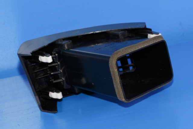 Dashbord friskluftdyse venstre til Mitsubishi Outlander 2007-2010 (Type II, Fase 1)  