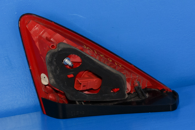 Baklykt venstre indre til Peugeot 3008 2009-2016 (Type I) (PEUGEOT|96 834610 80|)