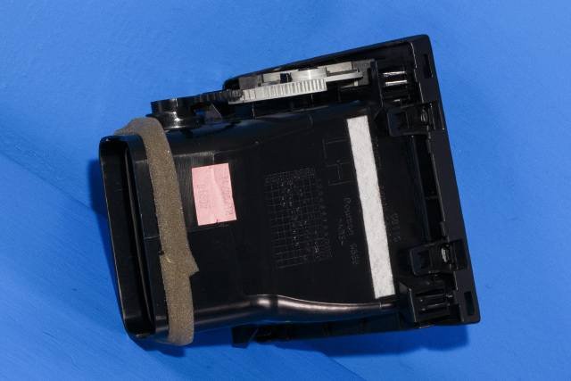 Dashbord friskluftdyse venstre til Toyota Avensis 2009-2015 (Type III, Fase 1)  