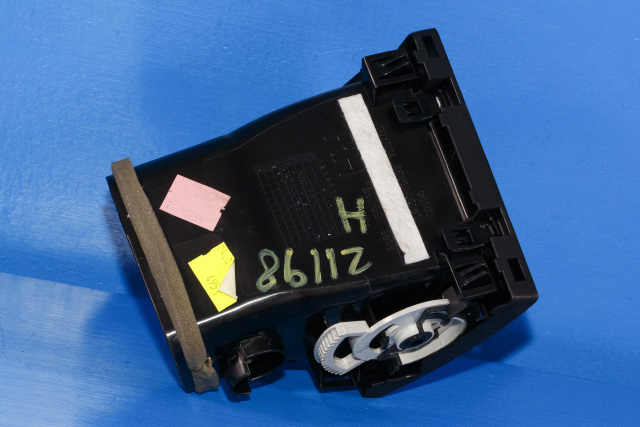 Dashbord friskluftdyse høyre til Toyota Avensis 2009-2015 (Type III, Fase 1)  