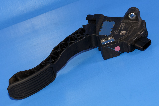 Pedal gass til Toyota Avensis 2009-2015 (Type III, Fase 1) (TOYOTA|78110-02022|)