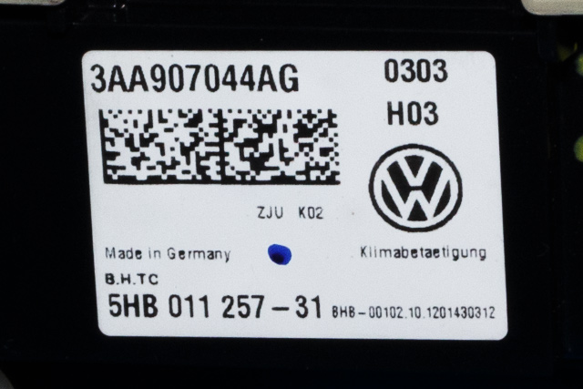 Varmeapparat betjening til VW Touran 2010-2015 (Type I, Fase 3)  (HELLA|5HB 011 257-31|3AA 907 044 AG|)