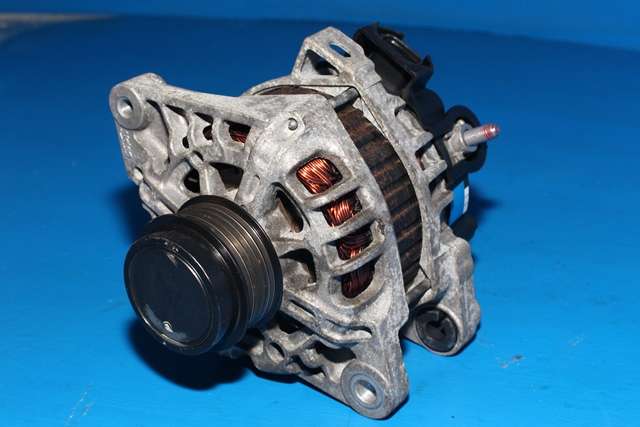 Dynamo til Hyundai i20 2009-2014 (Type I)  (VALEO|2609501|37300-03600. 13.5 VOLT  - 90 AMP|)