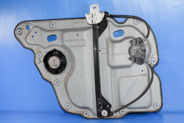 Ruteheis høyre bak til VW Touran 2010-2015 (Type I, Fase 3) (VAG|5K0 959 704 A|)