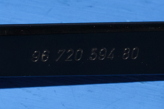 Viskerarm frontrute venstre til Peugeot 3008 2009-2016 (Type I) (PEUGEOT|96 720594 80|)