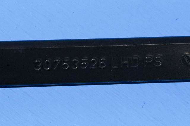 Viskerarm frontrute høyre til Volvo XC60 2008-2013 (Type I, Fase 1)  (VOLVO|30753526|)
