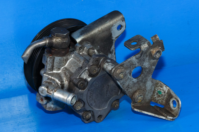 Servo pumpe mekanisk til BMW 5-Serie 2003-2010 (E60/E61) (E60/E61) (ZF|7693 974 113|6 766 190|)