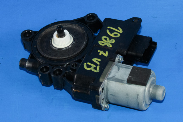 Ruteheis, kun motor, venstre bak til Hyundai i40 2012-2017  (HYUNDAI|83450-3Z010|)