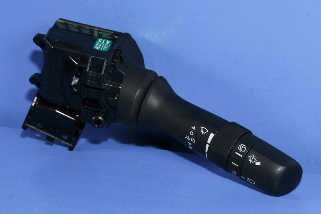 Bryter visker til Toyota iQ 2009-2014 (TOYOTA|48121-17F623|)
