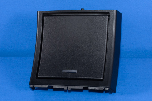 Dashbord askebeger til Mercedes E-Klasse, 2009-2013 (Fase 1) (W212) (W212) (MERCEDES|A 212 680 37 50)