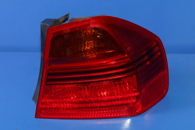 Baklykt høyre ytre til BMW 3-Serie, 2005-2011 (E90/E91/E92/E93) (E90/E91/E92/E93) (BMW|6 937 458)