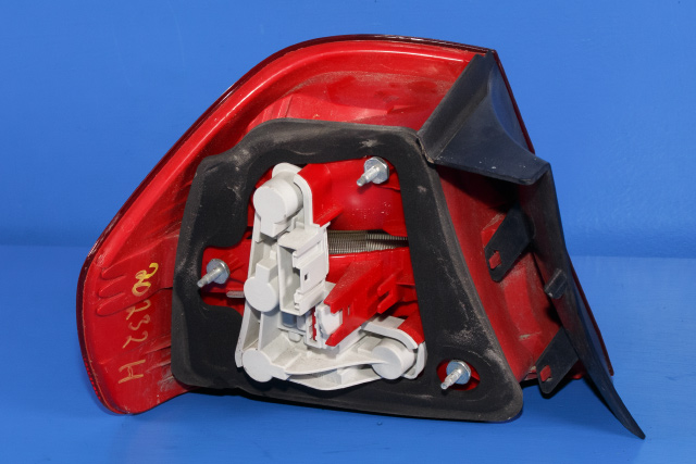 Baklykt høyre ytre til BMW 3-Serie 2005-2011 (E90/E91/E92/E93) (E90/E91/E92/E93) (BMW|6 937 458|)