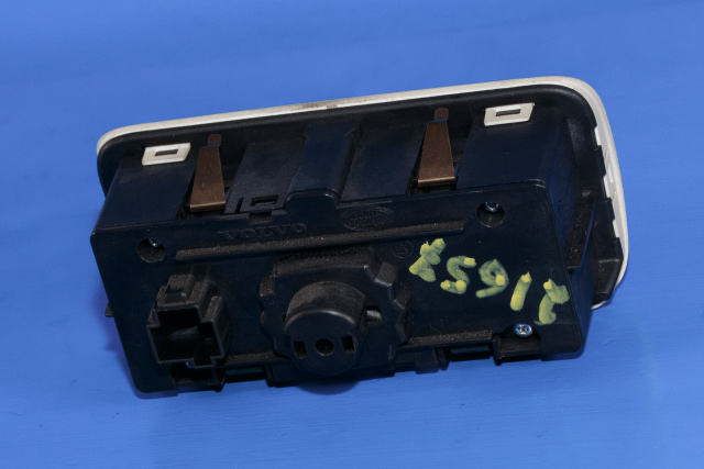 Bryter lys til Volvo XC60 2008-2013 (Type I, Fase 1)  (VOLVO|30739420|)