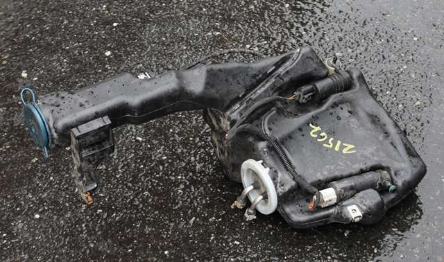 Spylertank foran til Mercedes E-Klasse, 2009-2013 (Fase 1) (W212) (W212) (MERCEDES|A 204 860 08 60)