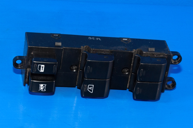 Bryter ruteheis førerdørspanel til Subaru Forester, 2008-2013 (Type III)