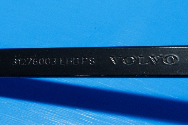 Viskerarm frontrute høyre til Volvo XC70 2014-2016 (Type II, Fase 2) (VOLVO|31276003|)