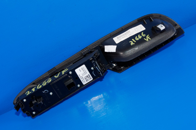 Bryter ruteheis førerdørspanel til Ford Kuga 2013-2019  (FORD|AM5T-14A132-AA|)