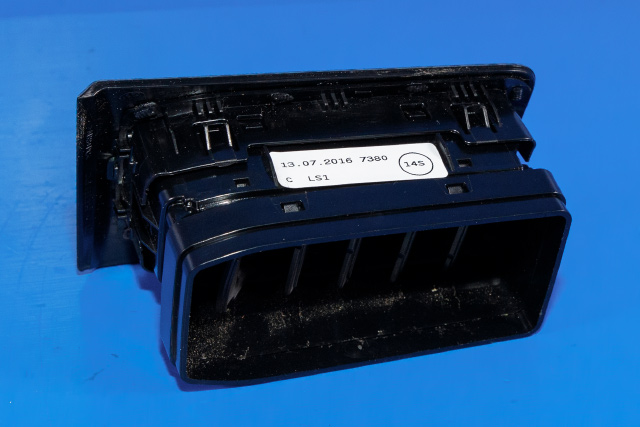 Dashbord friskluftdyse venstre til VW Caddy 2015-2020 (Type III, Fase 3)