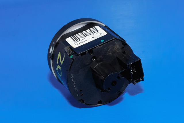 Bryter lys til VW Caddy 2015-2020 (Type III, Fase 3)  (VAG|3C8 941 431 A|)