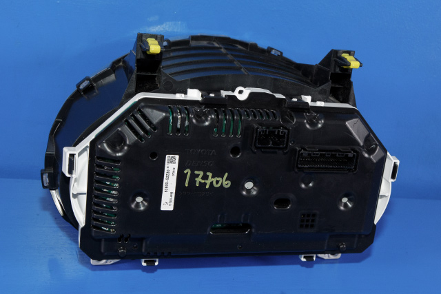 Instrumentpanel til Toyota Verso-S 2011-2015 (COMBI) (COMBI) (DENSO|157550-4895|83800-52Z30|)