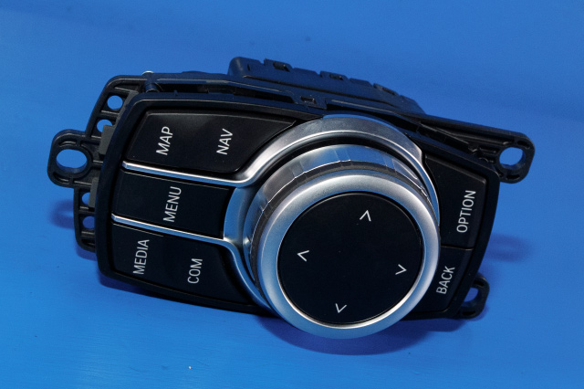 Bilstereo navigasjon betjeningspanel til BMW 2-Serie, Active/Gran Tourer 2014-->> (F45/F46) (F45/F46) (BMW|7 938 325|)
