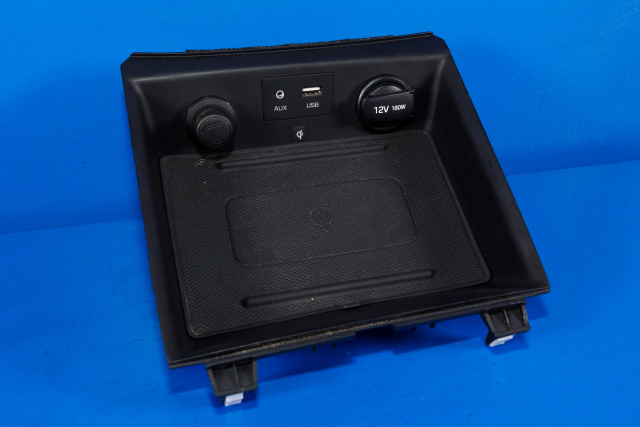 Dashbord trådløs mobillader til Hyundai Ioniq Hybrid, 2016-2019 (Fase 1) (HYUNDAI|95560-02000)