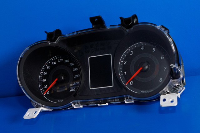 Instrumentpanel til Mitsubishi Lancer, 2008-2017  (MITSUBISHI|8100B127B)
