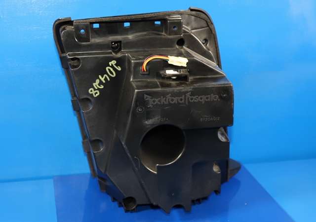 Bilstereo sub-woofer til Mitsubishi Outlander 2010-2012 (Type II, Fase 2)  (MITSUBISHI|8720A012|)