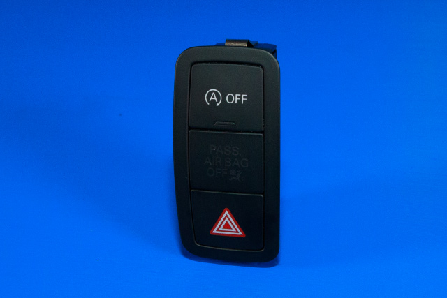 Bryter nødblink til Audi A1 2010-2014 (Type I, Fase 1) (VAG|8X0 959 672 C|)