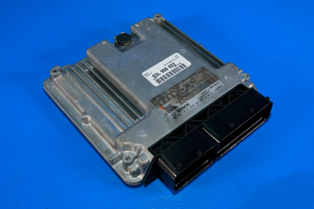 Styreenhet motor til Audi A4 2007-2014 (Type IV) (B8) (B8) (BOSCH|0 281 014 592|03L 906 022|)