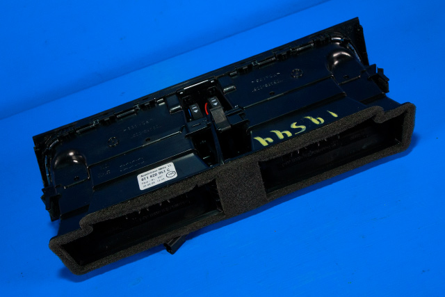 Dashbord friskluftdyse midtkonsoll til Audi A4 2007-2014 (Type IV) (B8) (B8) (VAG|8T1 820 951 C|)