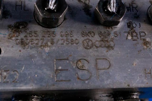 ABS sentral til Audi A4 2007-2014 (Type IV) (B8) (B8) (VAG|8K0 614 517 BP|8K0 907 379 AA|)