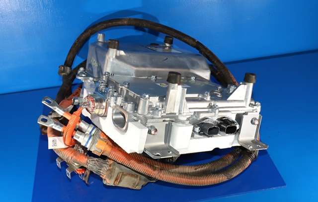 Inverter hybrid til Mitsubishi Outlander 2015-->> (Type III, Fase 2) (MITSUBISHI|9410A098|)