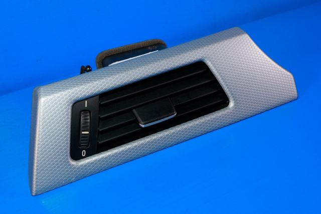 Dashbord friskluftdyse venstre til BMW 3-Serie, 2005-2011 (E90/E91/E92/E93) (E90/E91/E92/E93) (BMW|9 130 459)