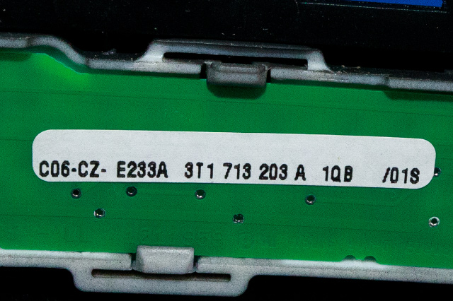 Dashbord diverse til Škoda Superb 2008-2015 (Type II) (VAG|3T1 713 203 A|)